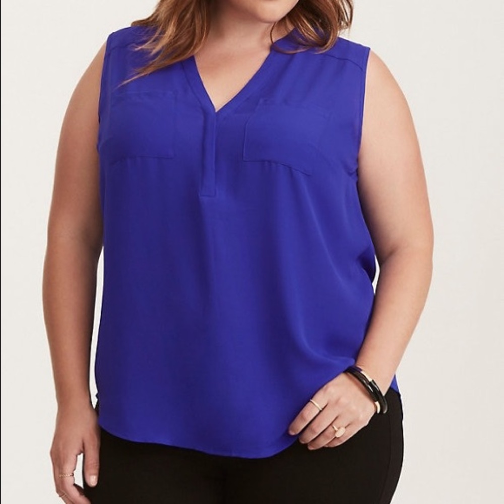 Blue double-breasted pocket sleeveless top